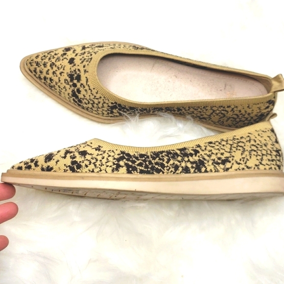 Louise et Cie Washable Knit Pointed-Toe Flats - Celete 6M - Picture 7 of 9